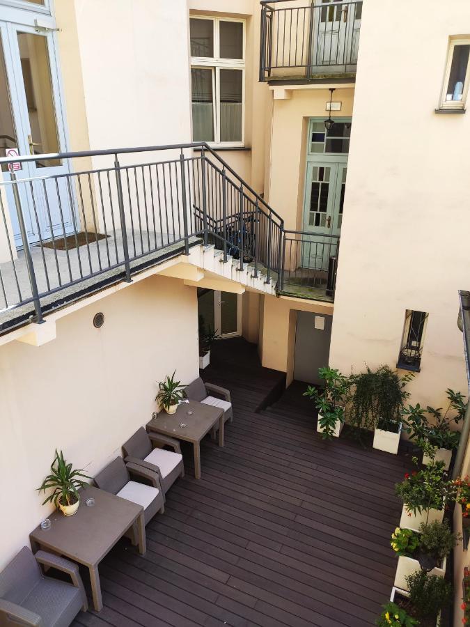Mirror Apartments Краков Экстерьер фото