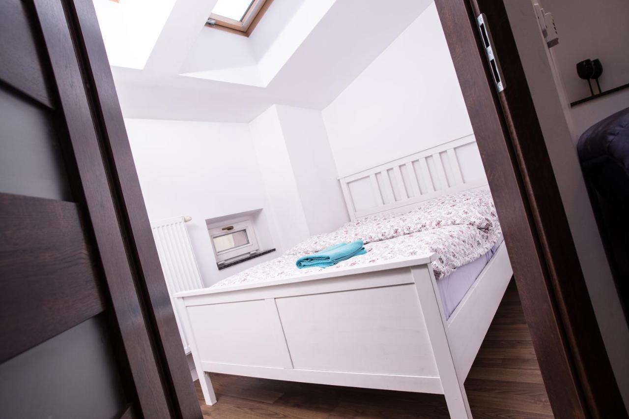 Mirror Apartments Краков Экстерьер фото