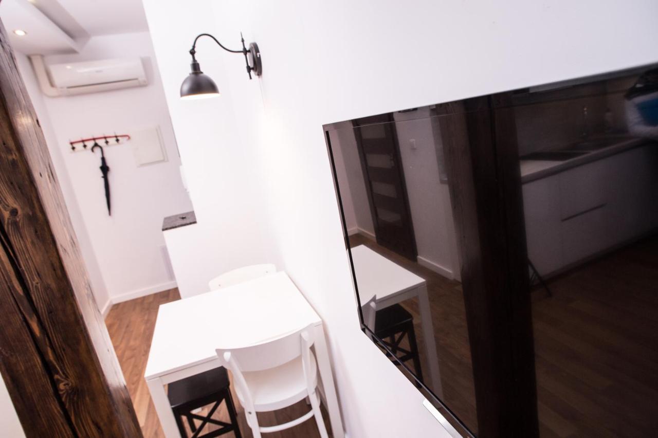 Mirror Apartments Краков Экстерьер фото
