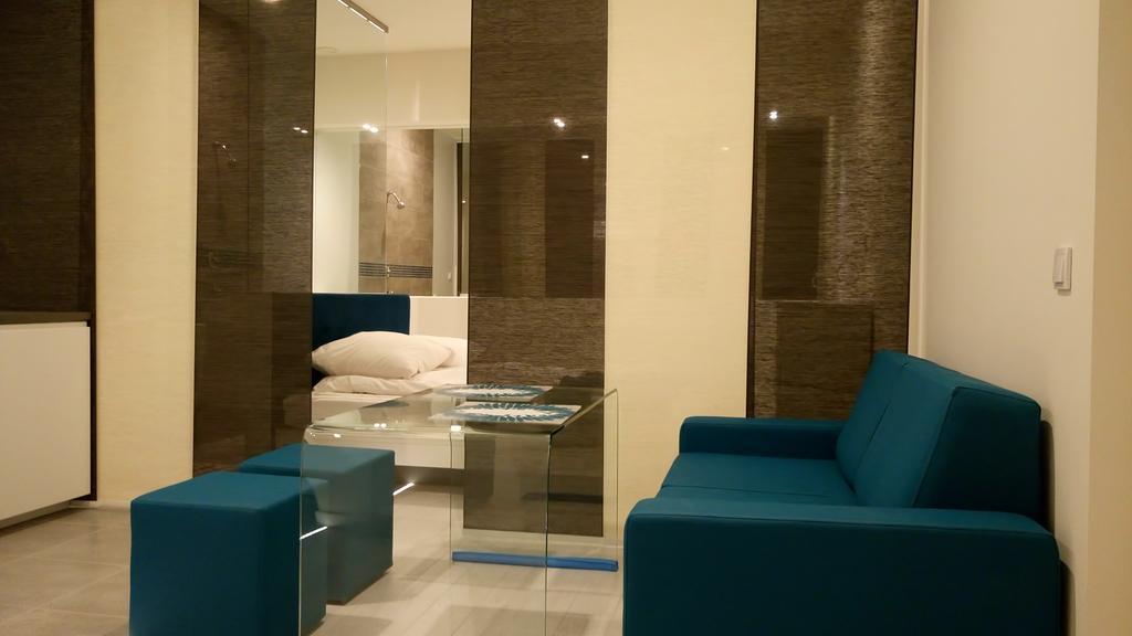 Mirror Apartments Краков Экстерьер фото