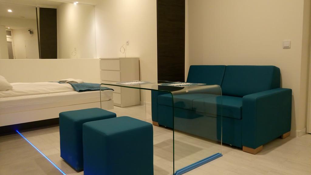 Mirror Apartments Краков Экстерьер фото