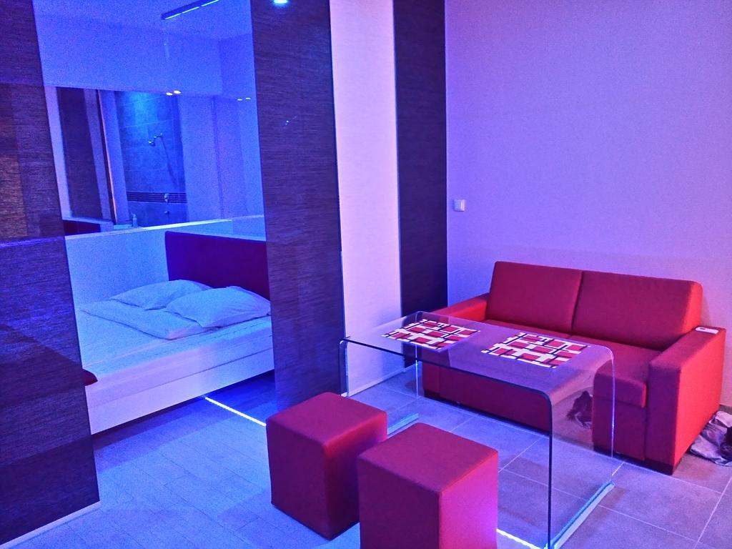 Mirror Apartments Краков Экстерьер фото