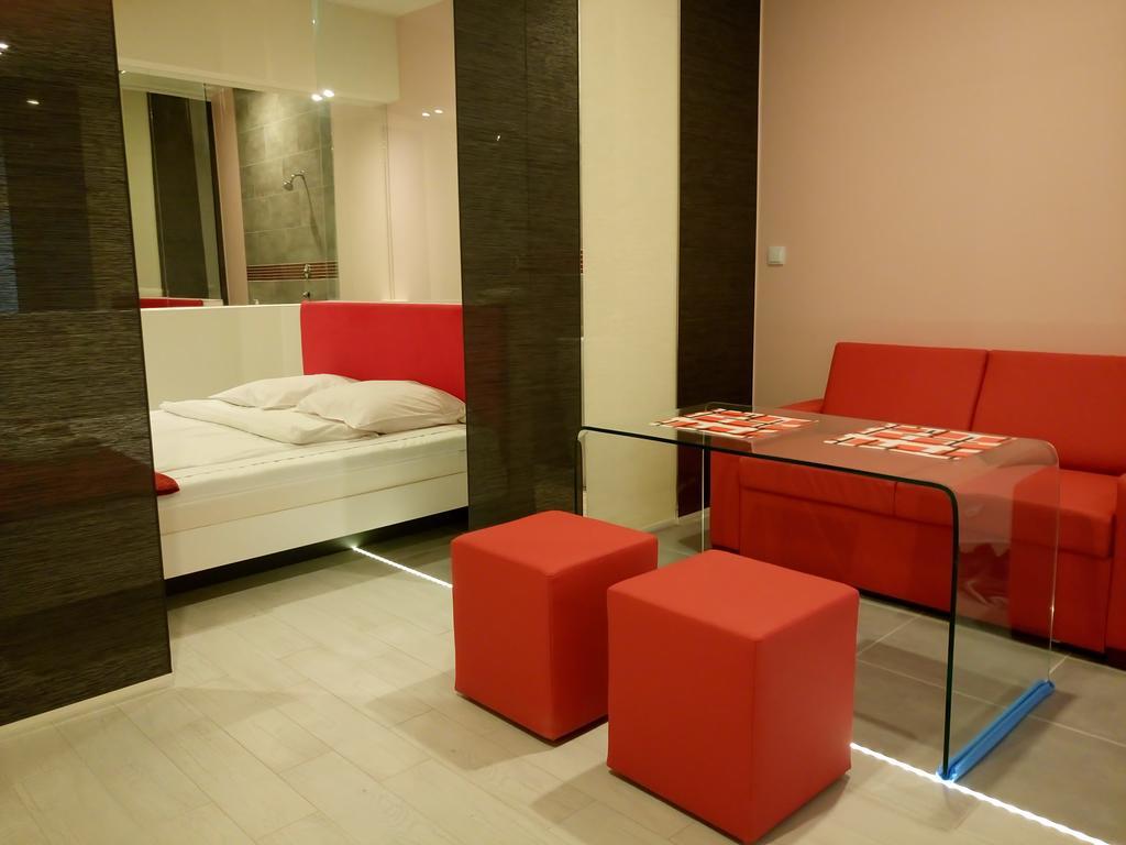 Mirror Apartments Краков Экстерьер фото