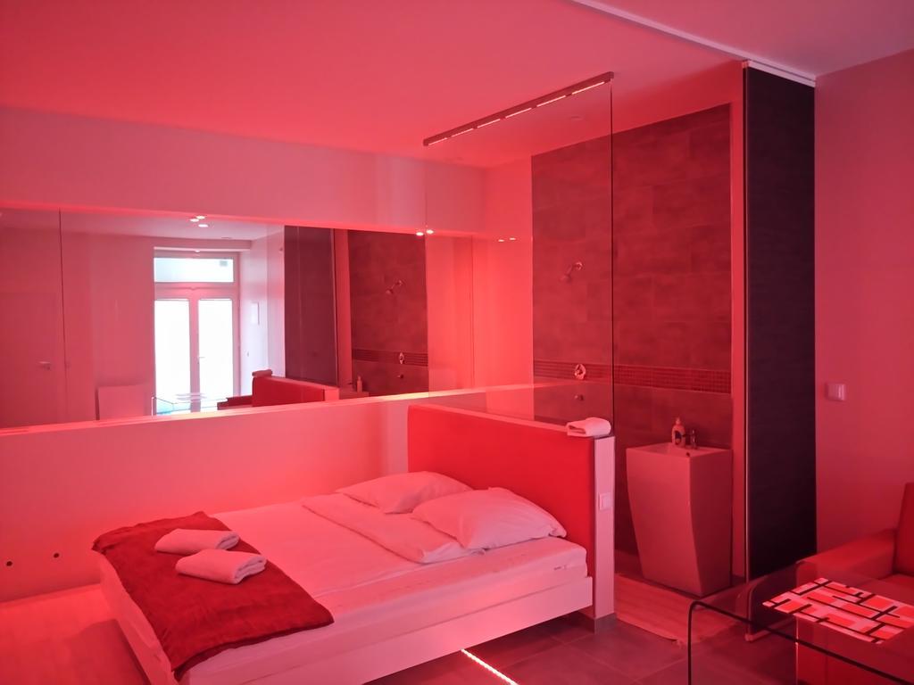 Mirror Apartments Краков Экстерьер фото