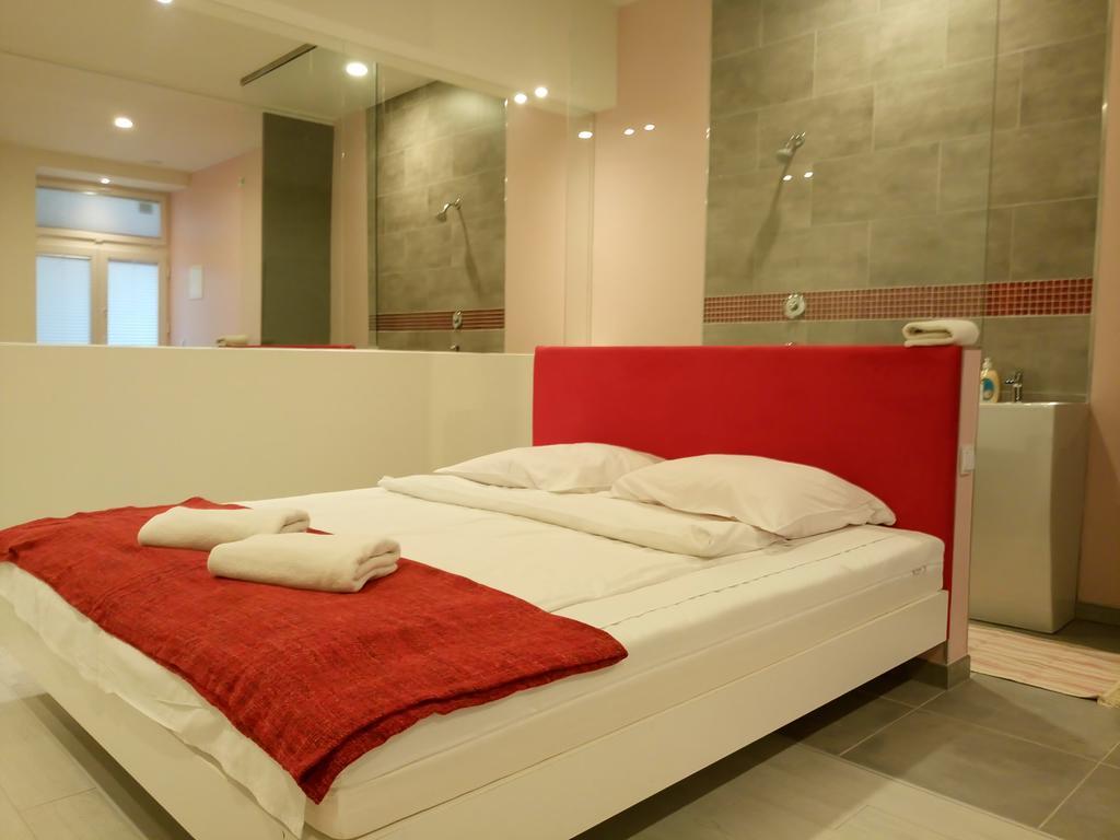 Mirror Apartments Краков Экстерьер фото