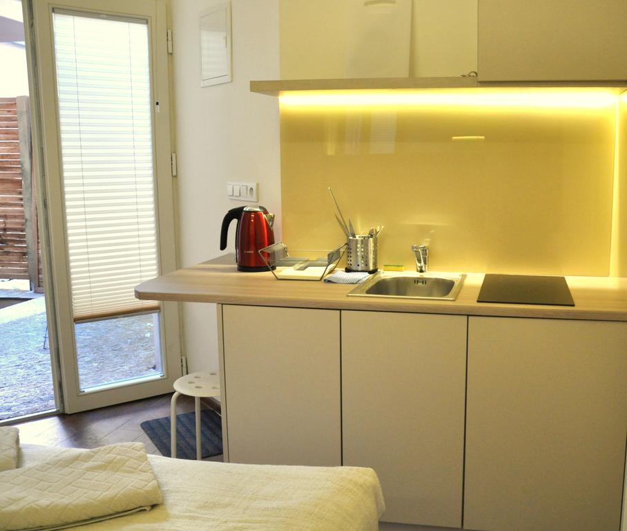 Mirror Apartments Краков Экстерьер фото