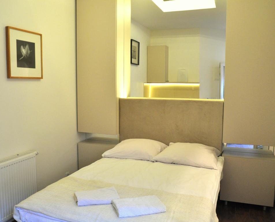 Mirror Apartments Краков Экстерьер фото